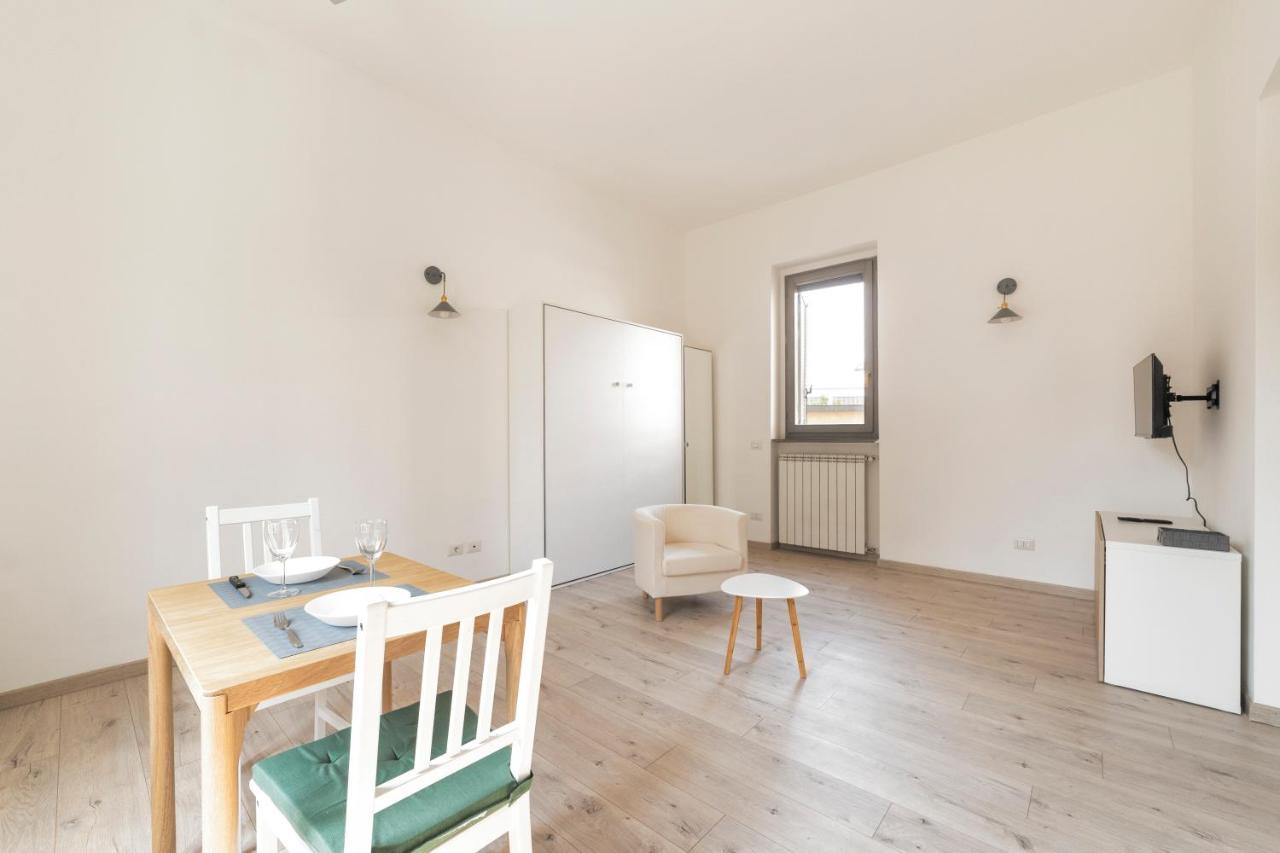 Maciachini Renovated Studio! 米兰 外观 照片