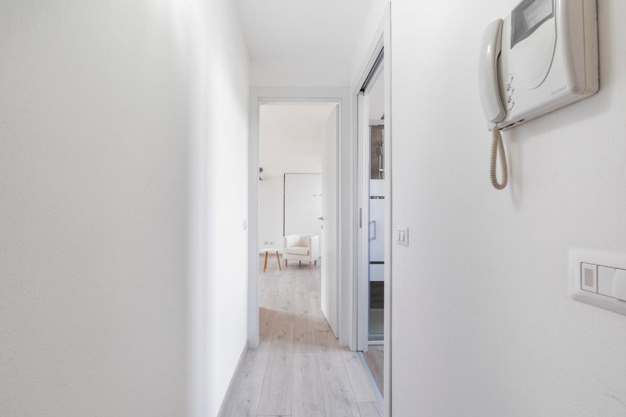Maciachini Renovated Studio! 米兰 外观 照片